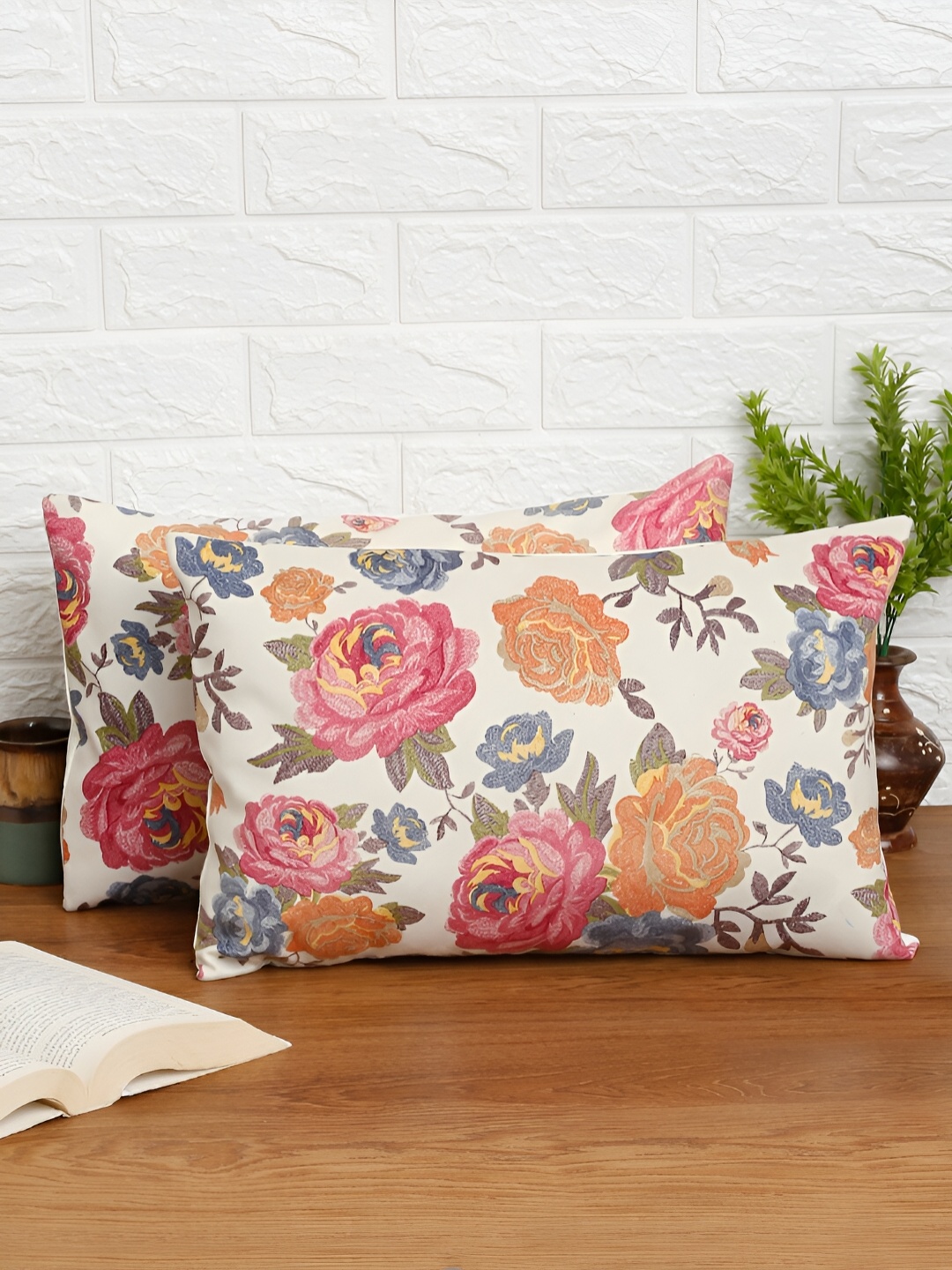 DREAM WEAVERZ Off White & Pink Set of 2 Floral Velvet Rectangle Cushion Covers