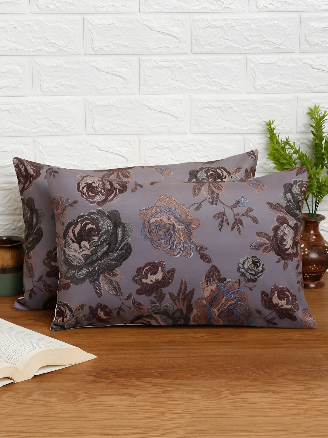 

DREAM WEAVERZ Purple & Brown Set of 2 Floral Velvet Rectangle Cushion Covers