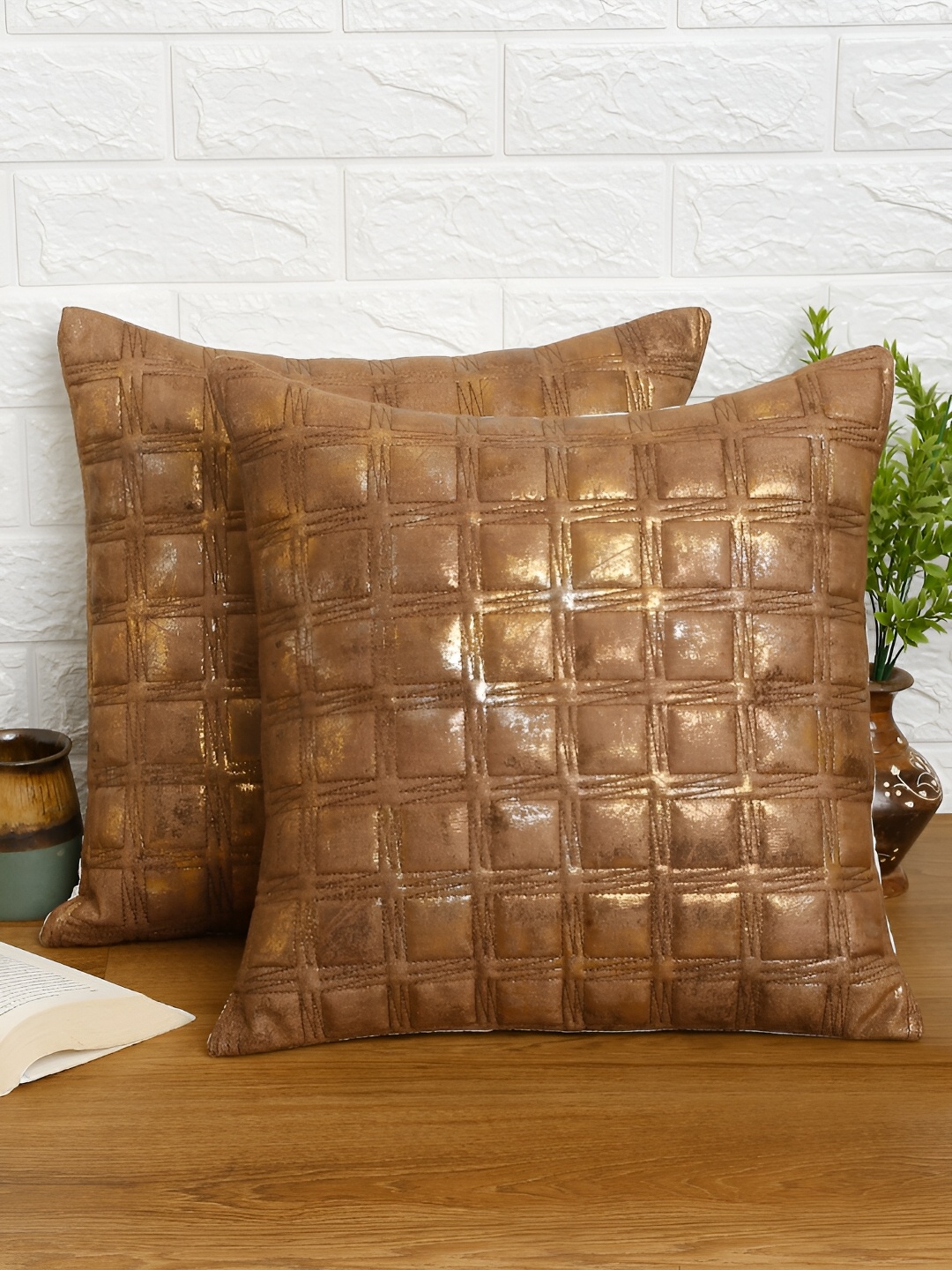 DREAM WEAVERZ Brown Set of 2 Abstract Velvet Square Cushion Covers