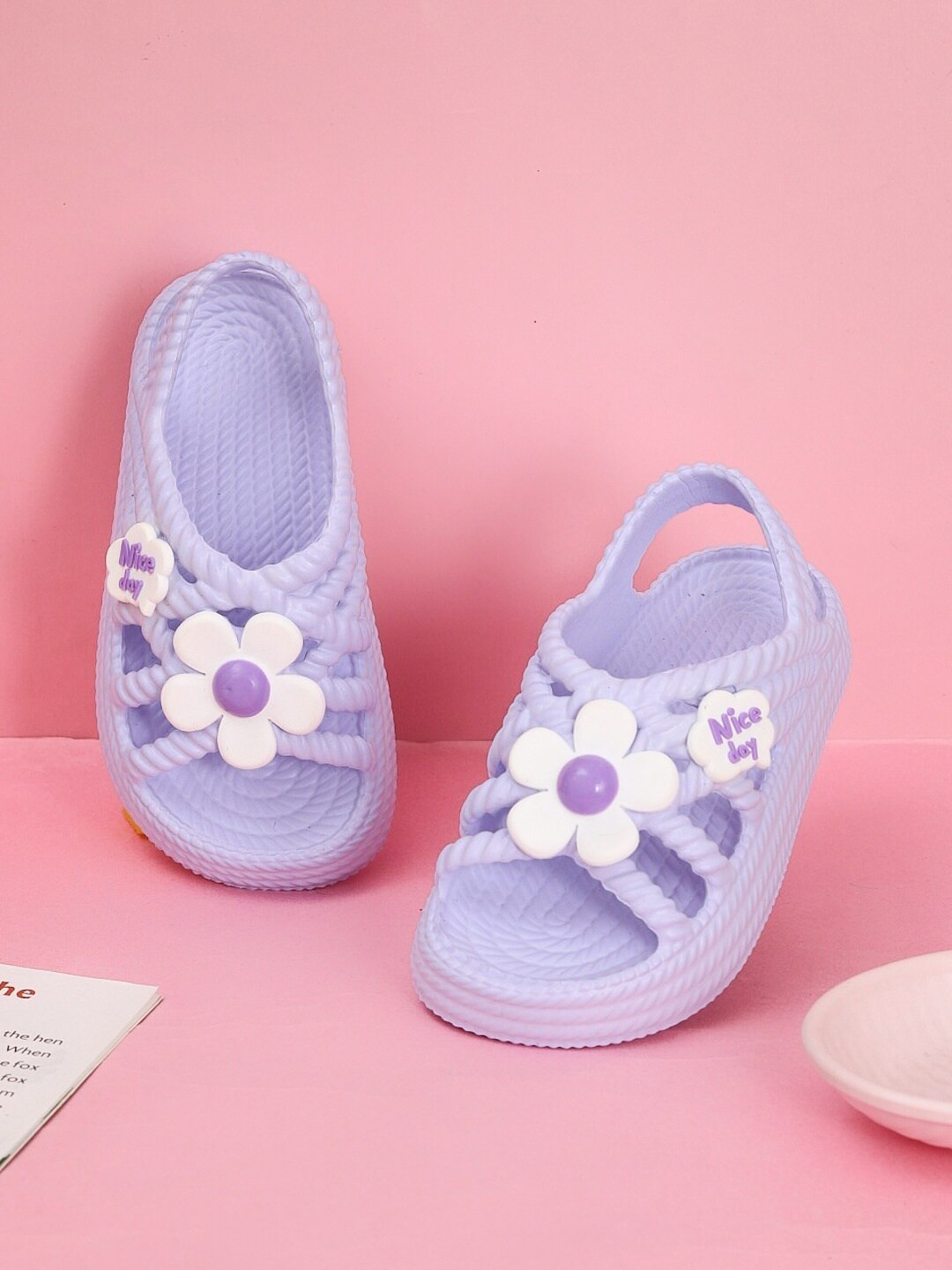 

Yellow Bee Girls Self Design Slip-On Sliders, Purple