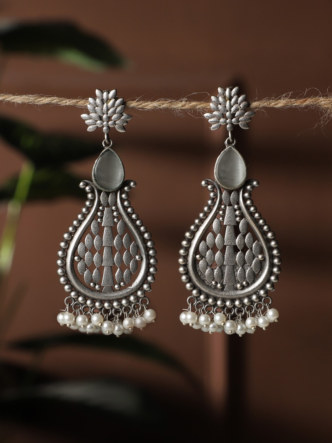 

VENI 925 Sterling Silver Silver-Plated Contemporary Drop Earrings
