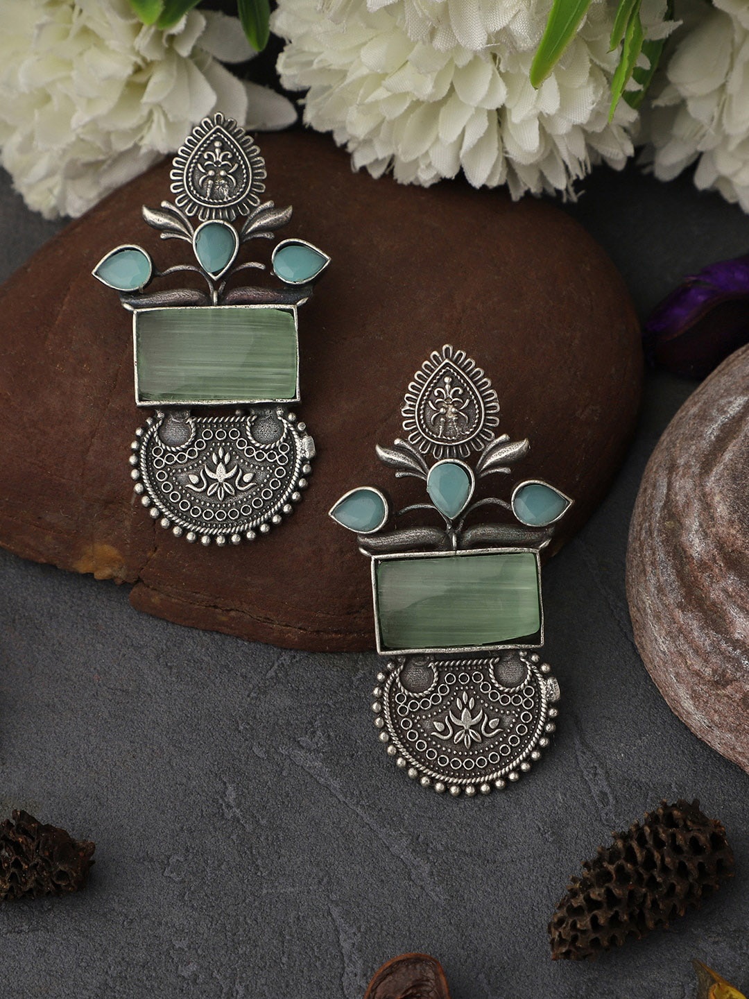 

VENI 92.5 Silver-Plated Oxidised Contemporary Drop Earrings