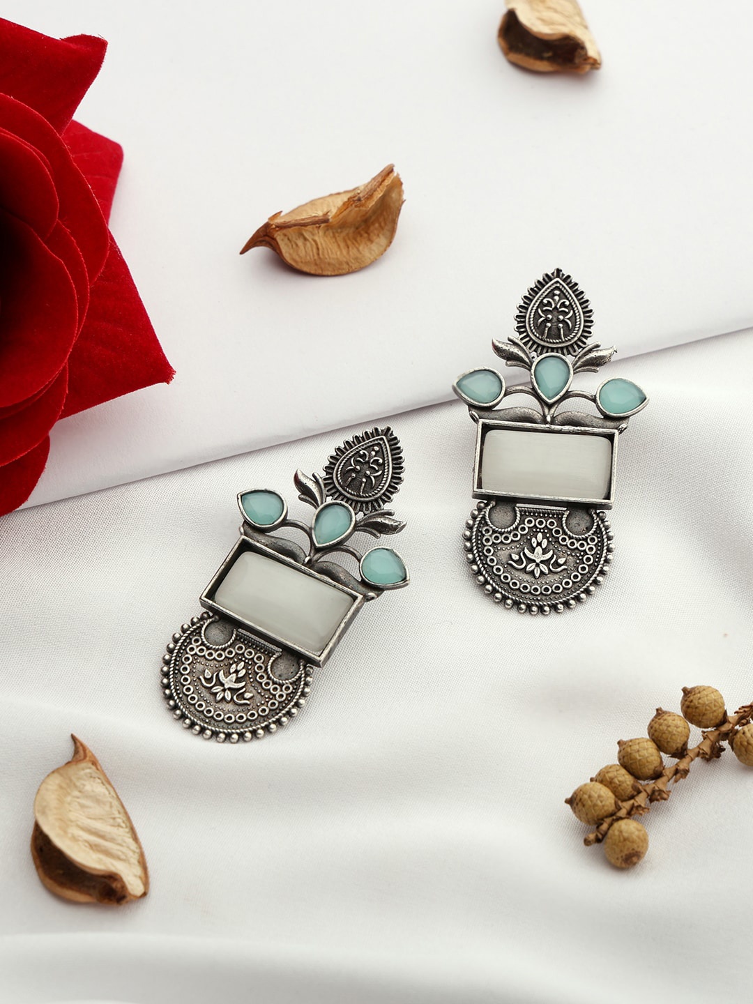 VENI 92.5 Silver Stone Studded Drop Earrings