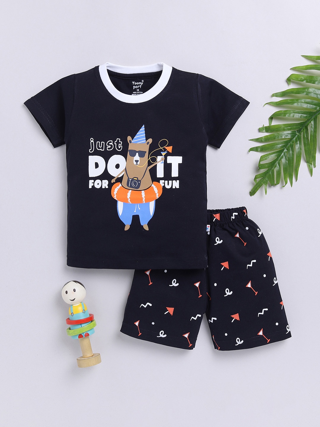 

Toonyport Boys Printed T-shirt with Shorts, Black