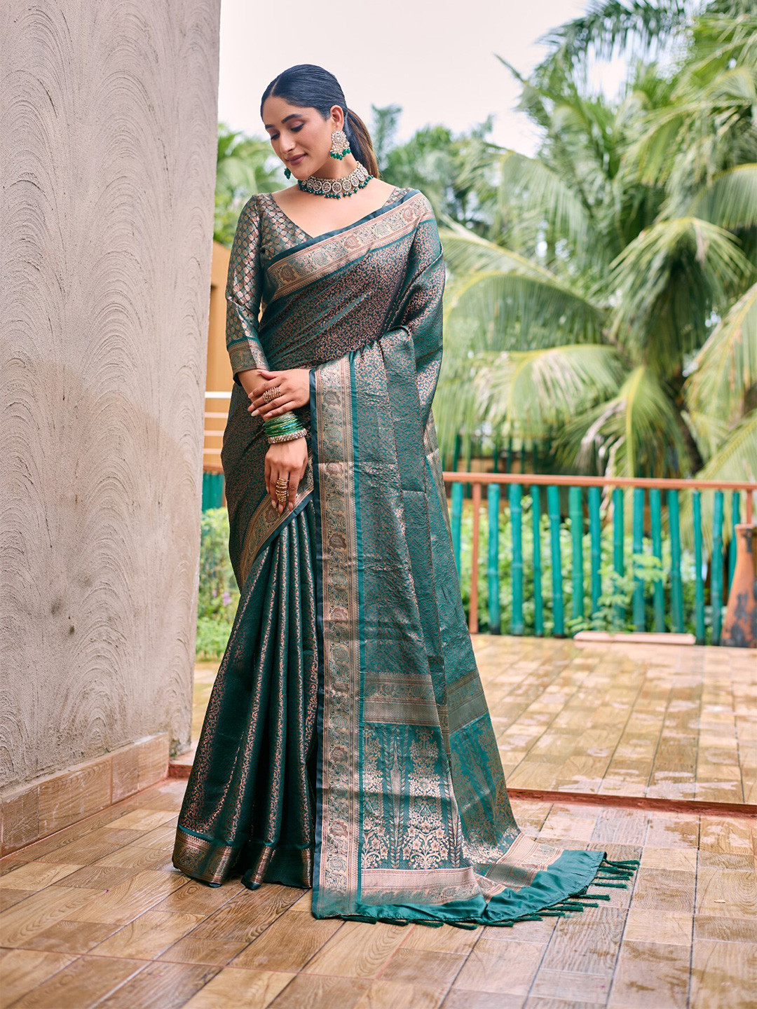 

LeeliPeeri Designer Ethnic Motifs Zari Dharmavaram Saree, Green