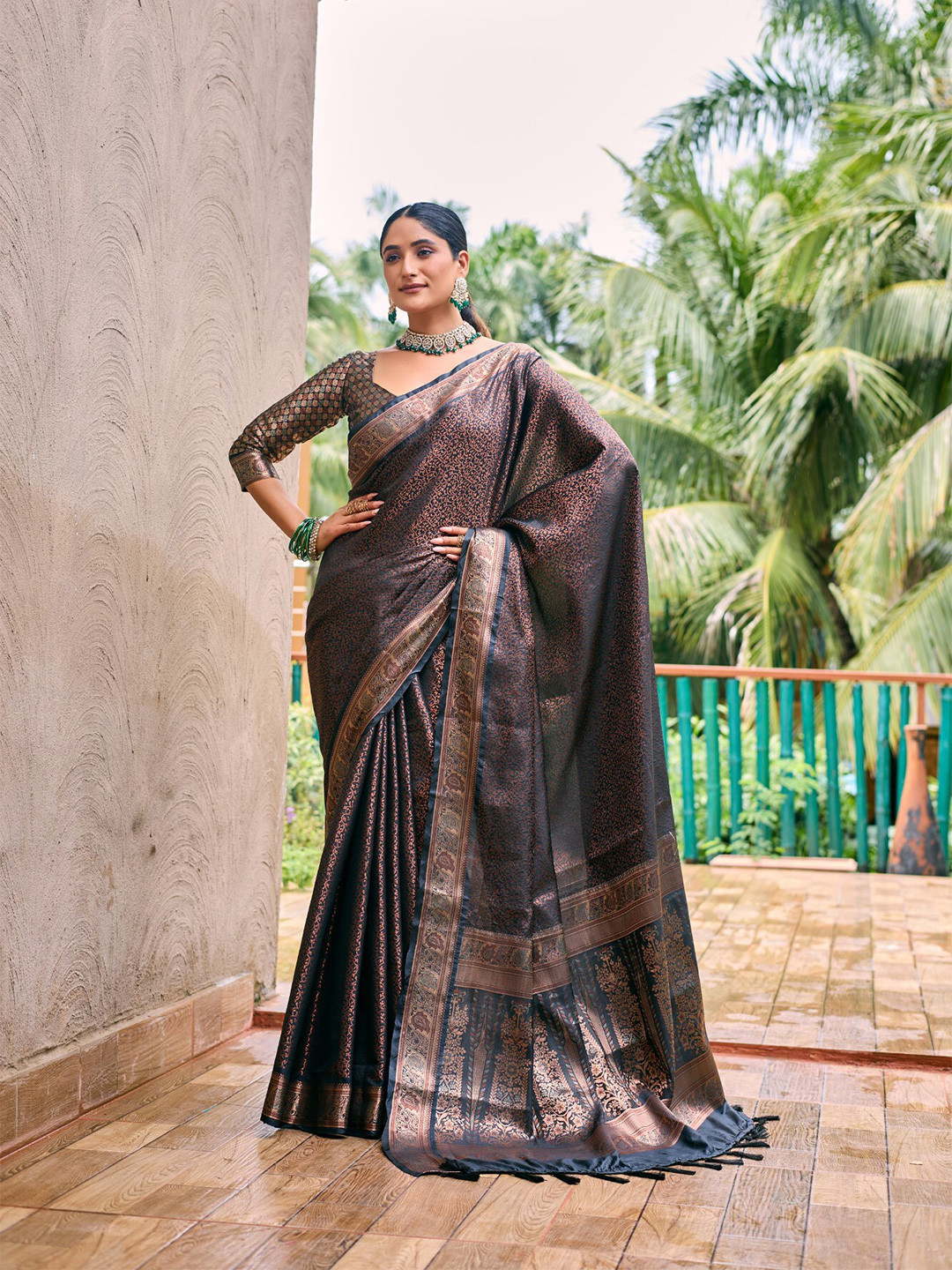 

LeeliPeeri Designer Ethnic Motifs Zari Designer Dharmavaram Saree, Black