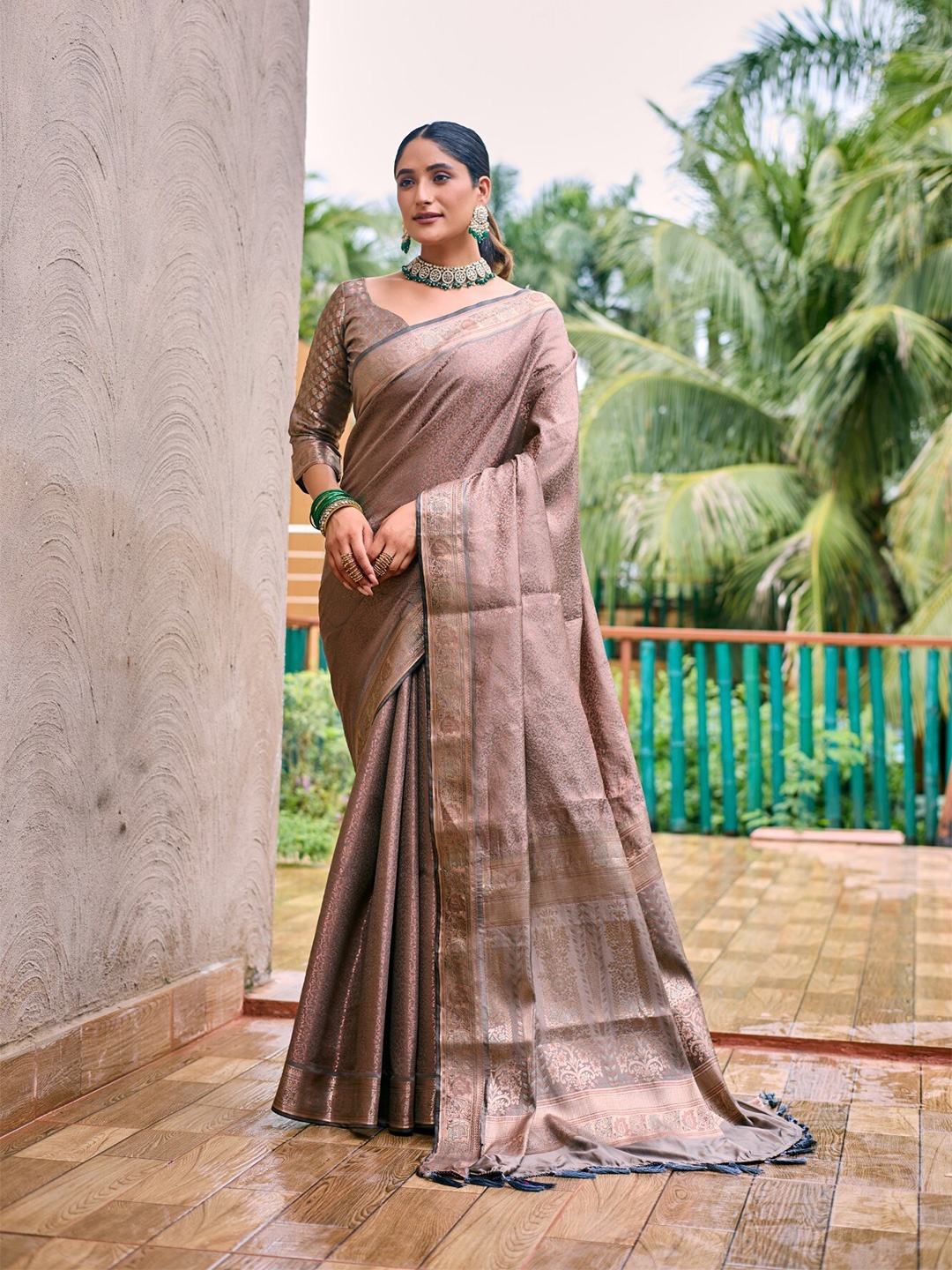 

LeeliPeeri Designer Ethnic Motifs Zari Designer Dharmavaram Saree, Cream