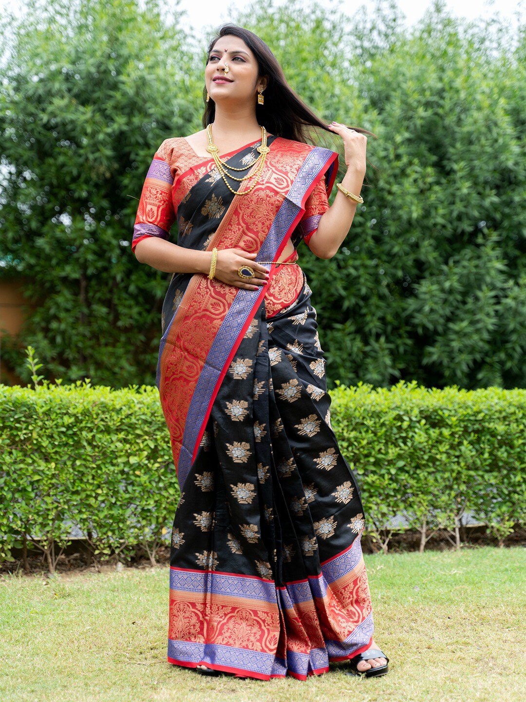 

SGF11 Woven Design Pure Silk Heavy Work Kanjeevaram Saree, Black