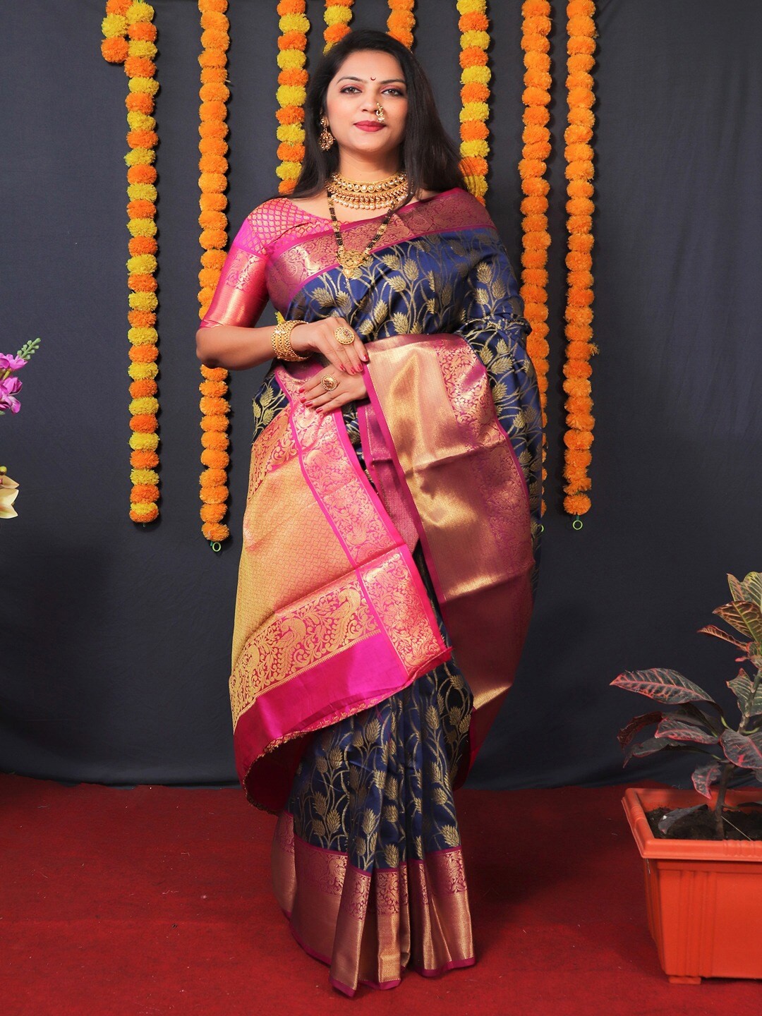 

SGF11 Woven Design Pure Zari Heavy Work Kanjeevaram Silk Saree, Navy blue