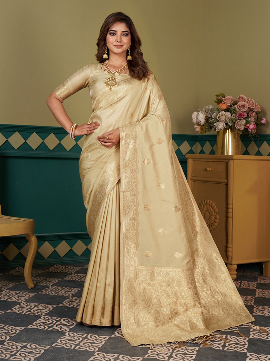 

SGF11 Woven Design Zari Pure Silk Heavy Work Kanjeevaram Saree, Beige