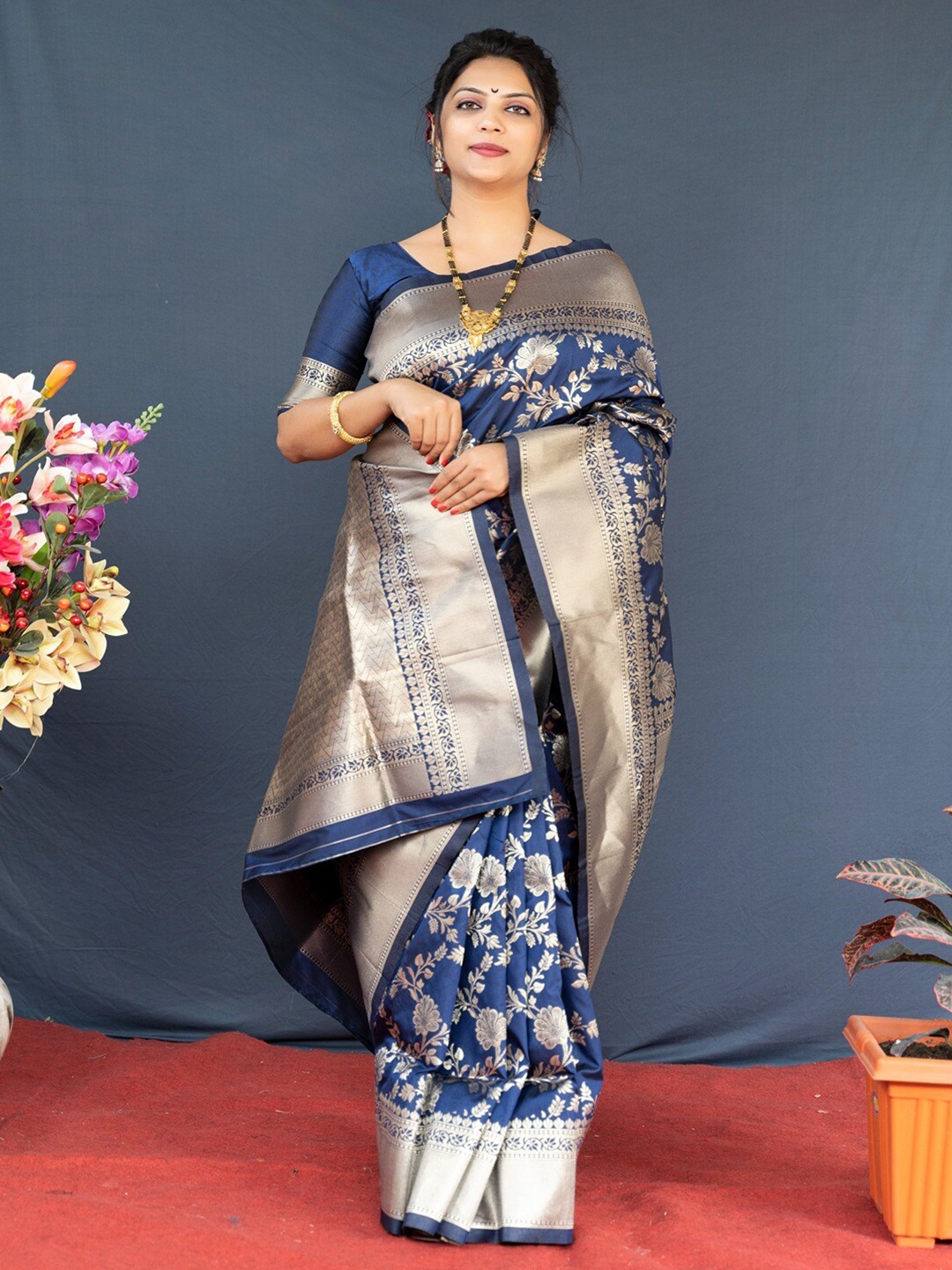 

SGF11 Woven Design Zari Pure Silk Kanjeevaram Saree, Navy blue