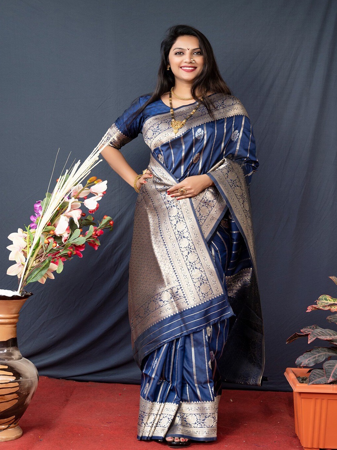 

SGF11 Woven Design Zari Pure Silk Kanjeevaram Saree, Navy blue