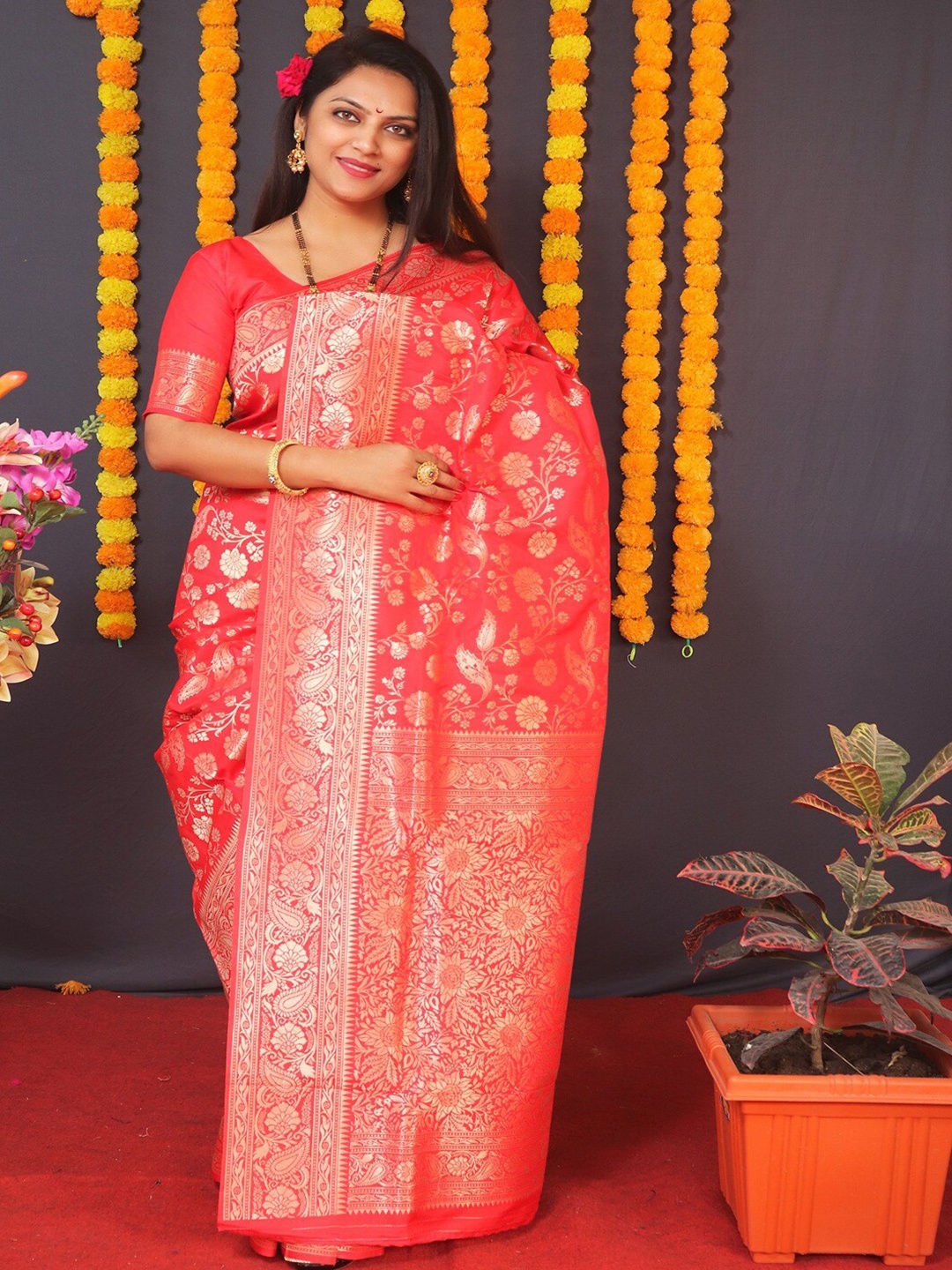 

SGF11 Woven Design Pure Zari Heavy Work Kanjeevaram Silk Saree, Red