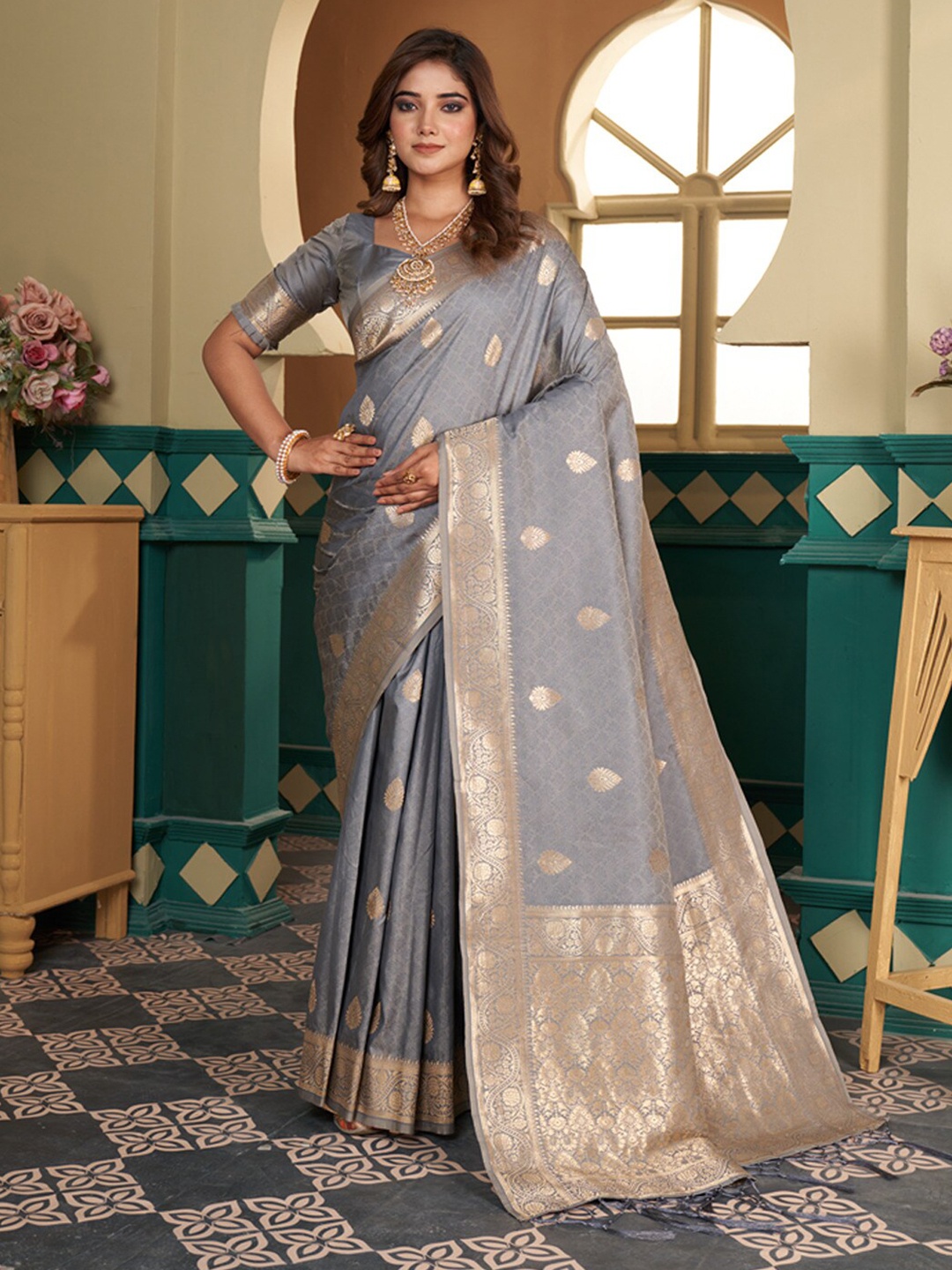 

SGF11 Woven Design Zari Pure Silk Kanjeevaram Saree, Grey
