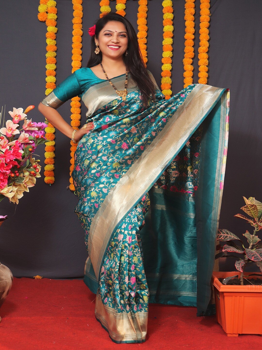 

SGF11 Woven Design Zari Pure Silk Kanjeevaram Saree, Teal