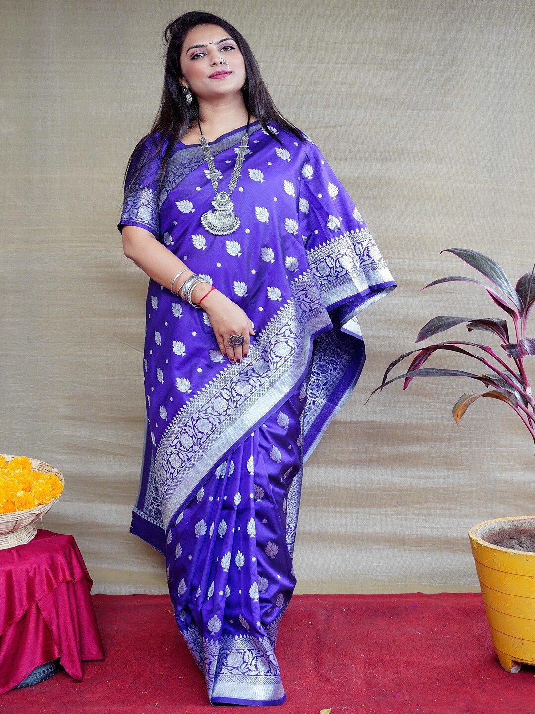 

SGF11 Woven Design Zari Pure Silk Kanjeevaram Saree, Violet