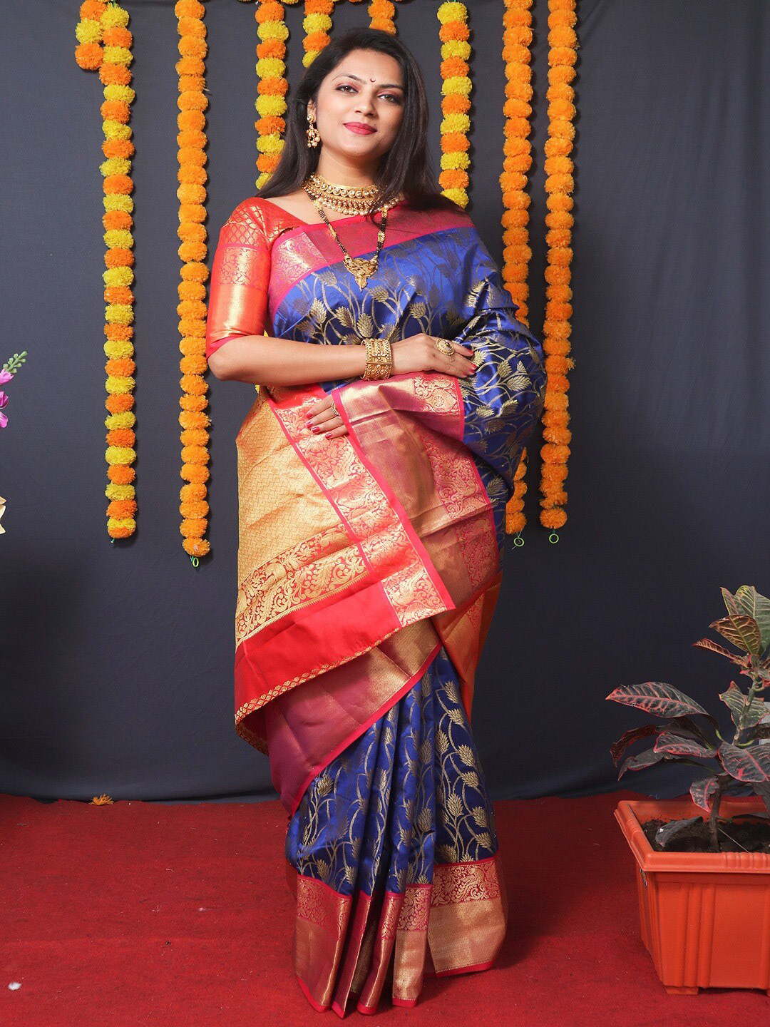 

SGF11 Woven Design Zari Pure Silk Kanjeevaram Saree, Blue