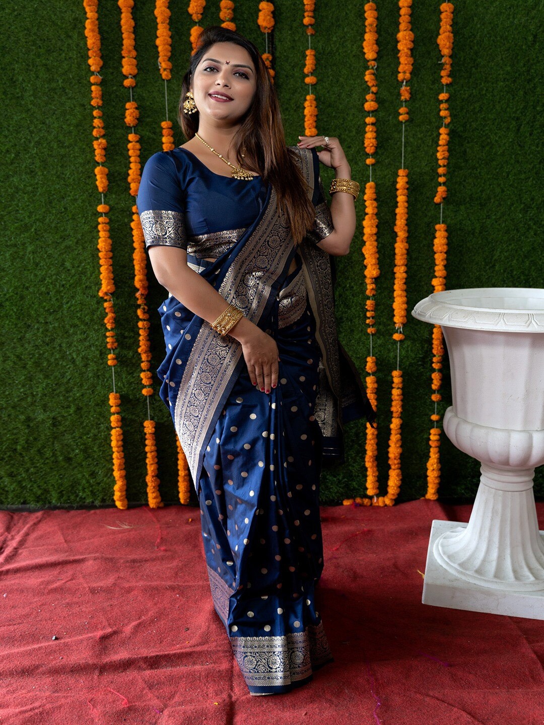 

SGF11 Woven Design Zari Pure Silk Kanjeevaram Saree, Navy blue