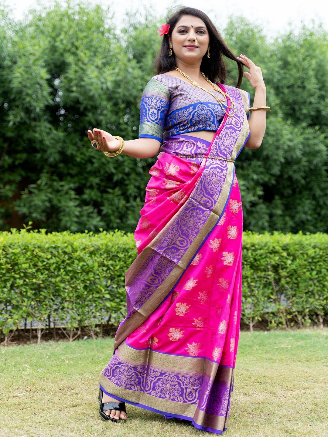 

SGF11 Woven Design Zari Pure Silk Kanjeevaram Saree, Pink