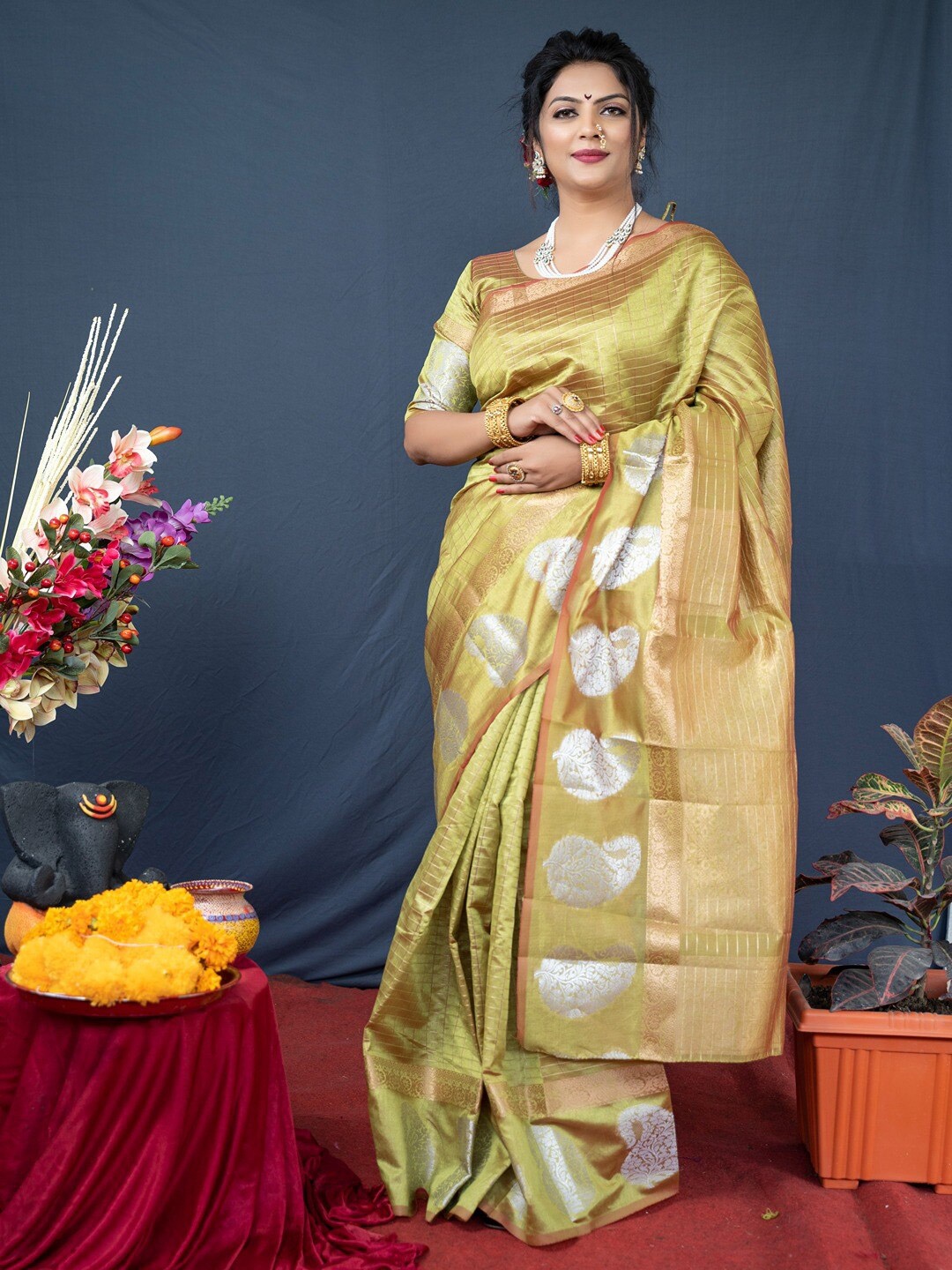 

SGF11 Woven Design Zari Pure Silk Kanjeevaram Saree, Gold