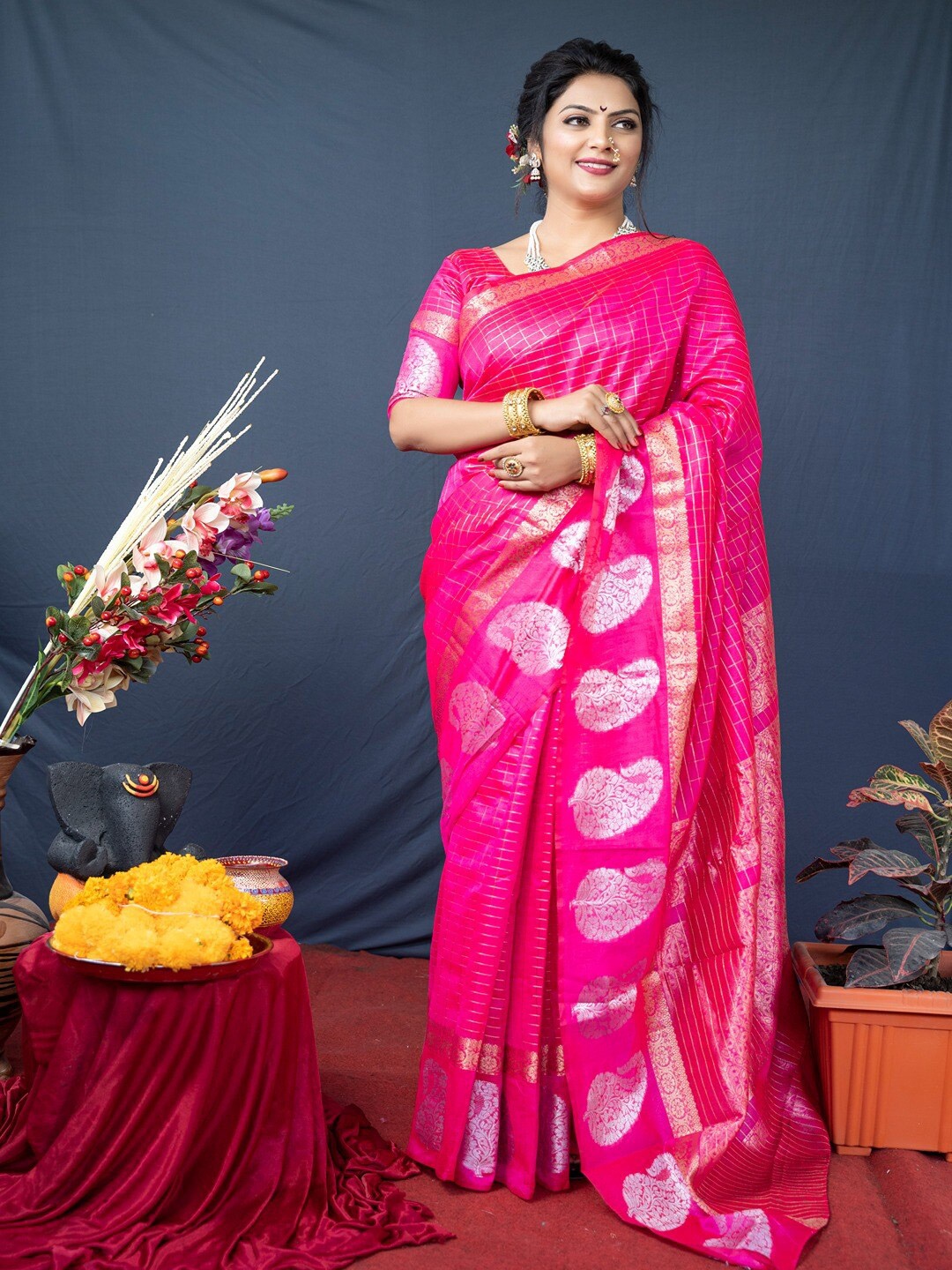 

SGF11 Woven Design Zari Pure Silk Kanjeevaram Saree, Pink