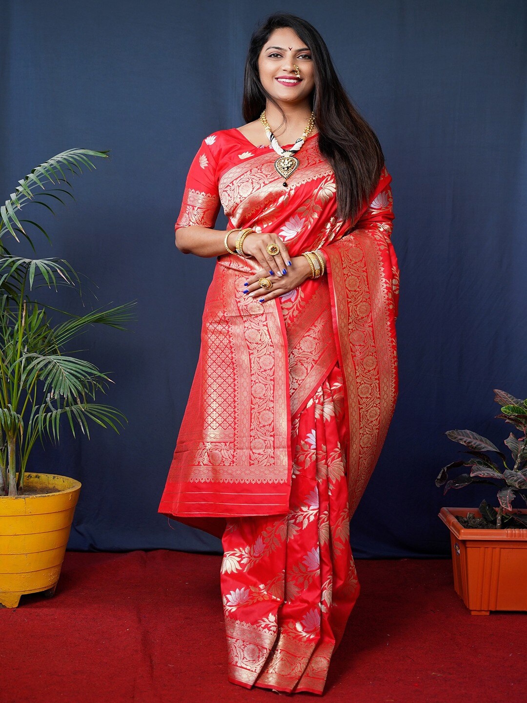 

SGF11 Woven Design Zari Pure Silk Kanjeevaram Saree, Red