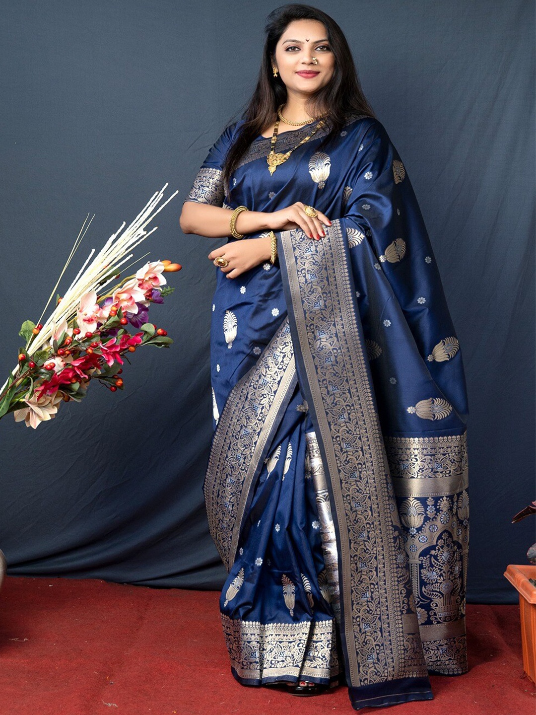 

SGF11 Ethnic Motifs Woven Design Zari Pure Silk Kanjeevaram Saree, Navy blue