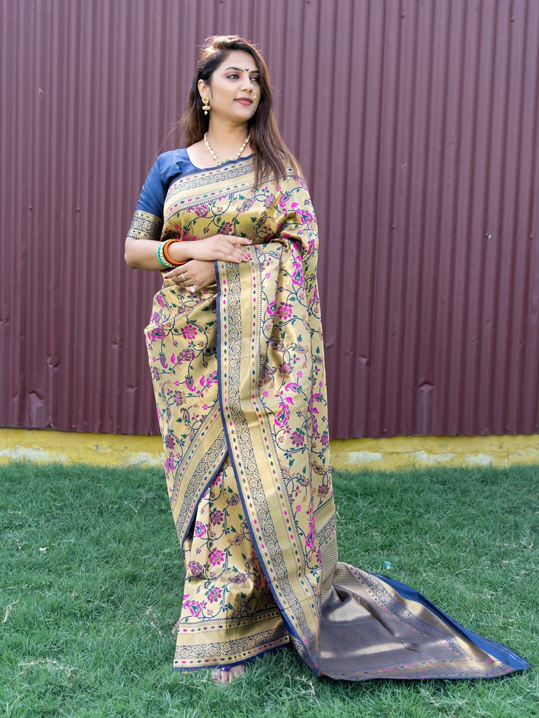 

SGF11 Woven Design Heavy Zari Work Kanjeevaram Silk Saree, Blue