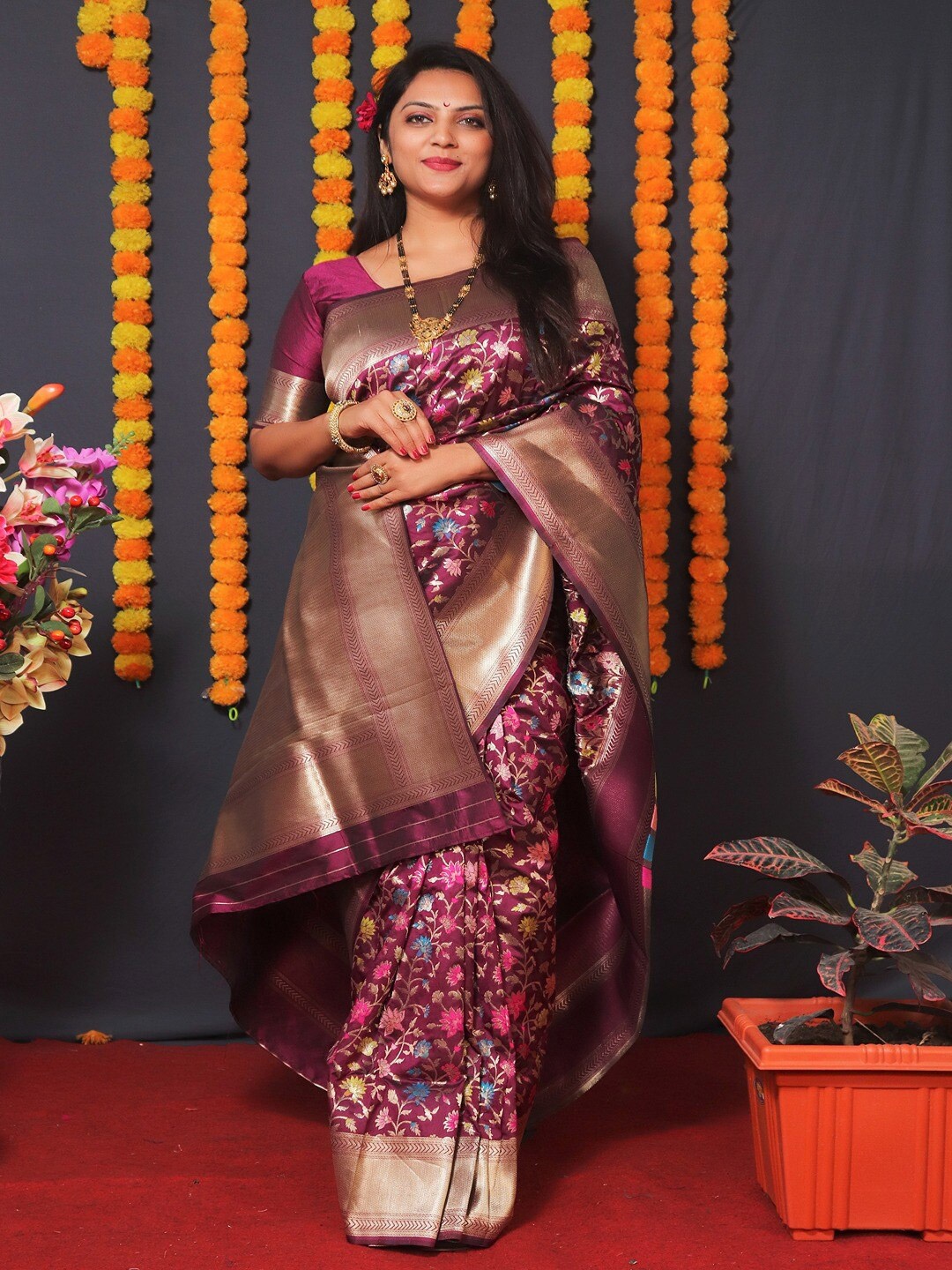 

SGF11 Woven Design Zari Pure Silk Kanjeevaram Saree, Maroon