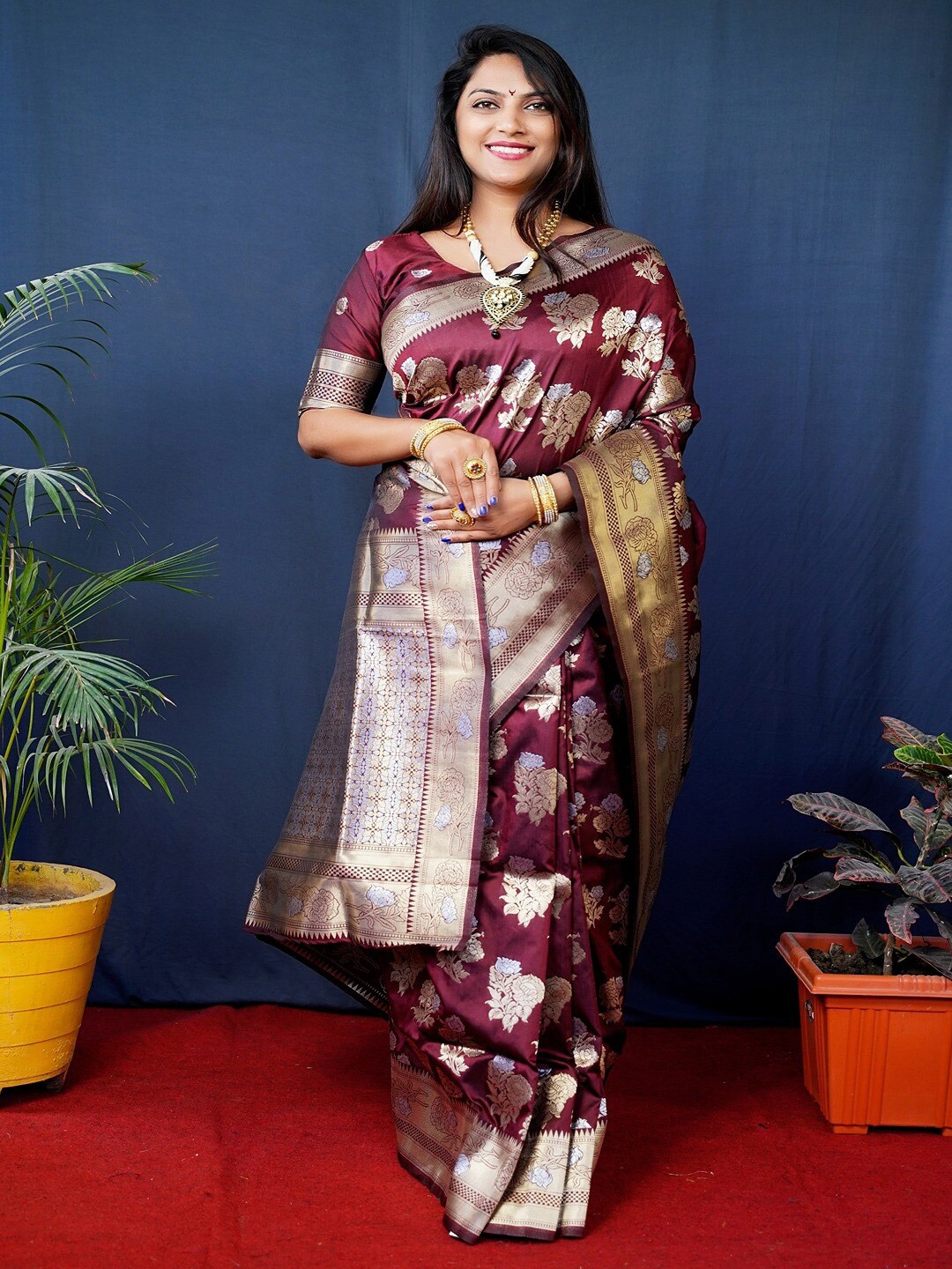 

SGF11 Woven Design Zari Pure Silk Kanjeevaram Saree, Maroon