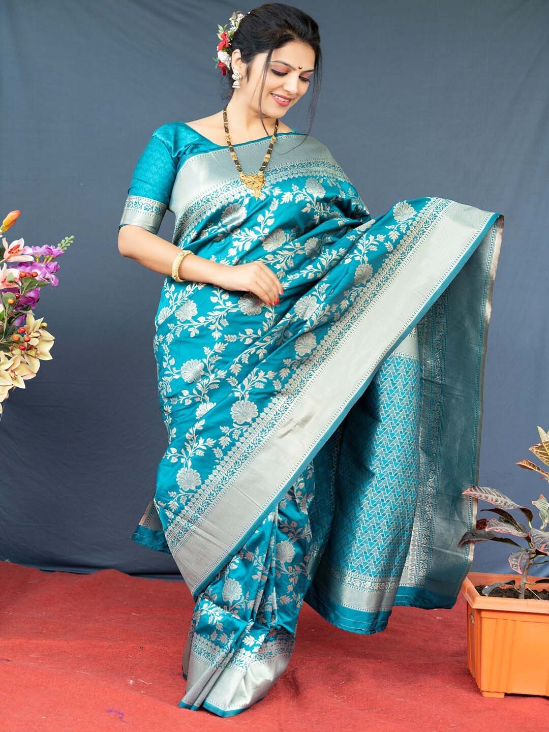 

SGF11 Woven Design Zari Pure Silk Kanjeevaram Saree, Blue