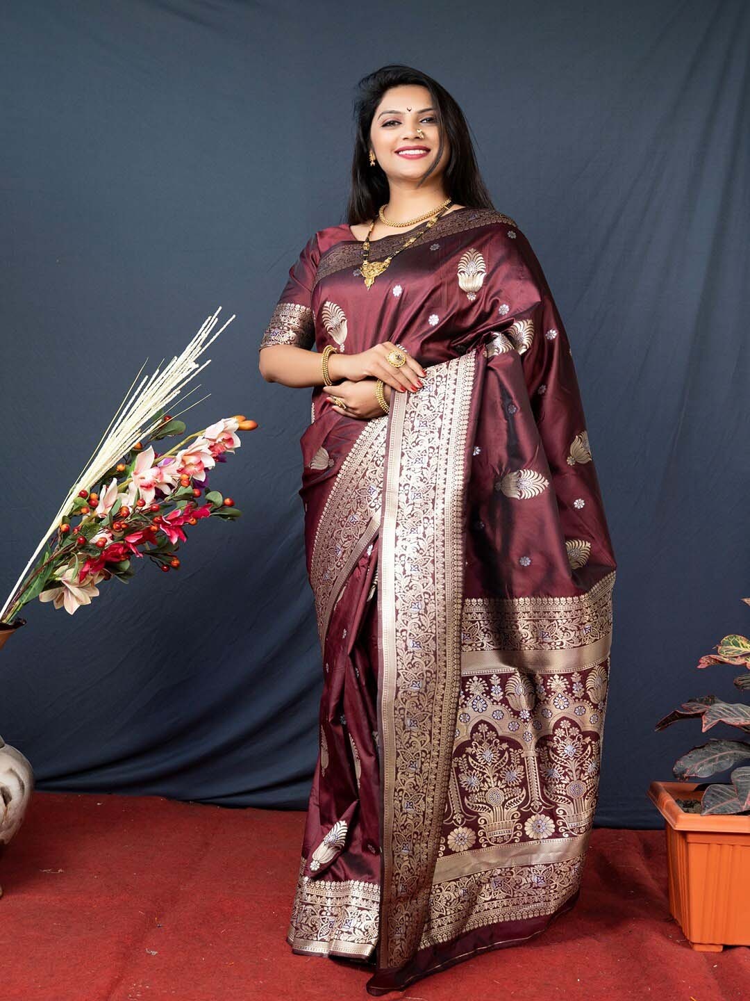 

SGF11 Ethnic Motifs Woven Design Zari Pure Silk Kanjeevaram Saree, Brown