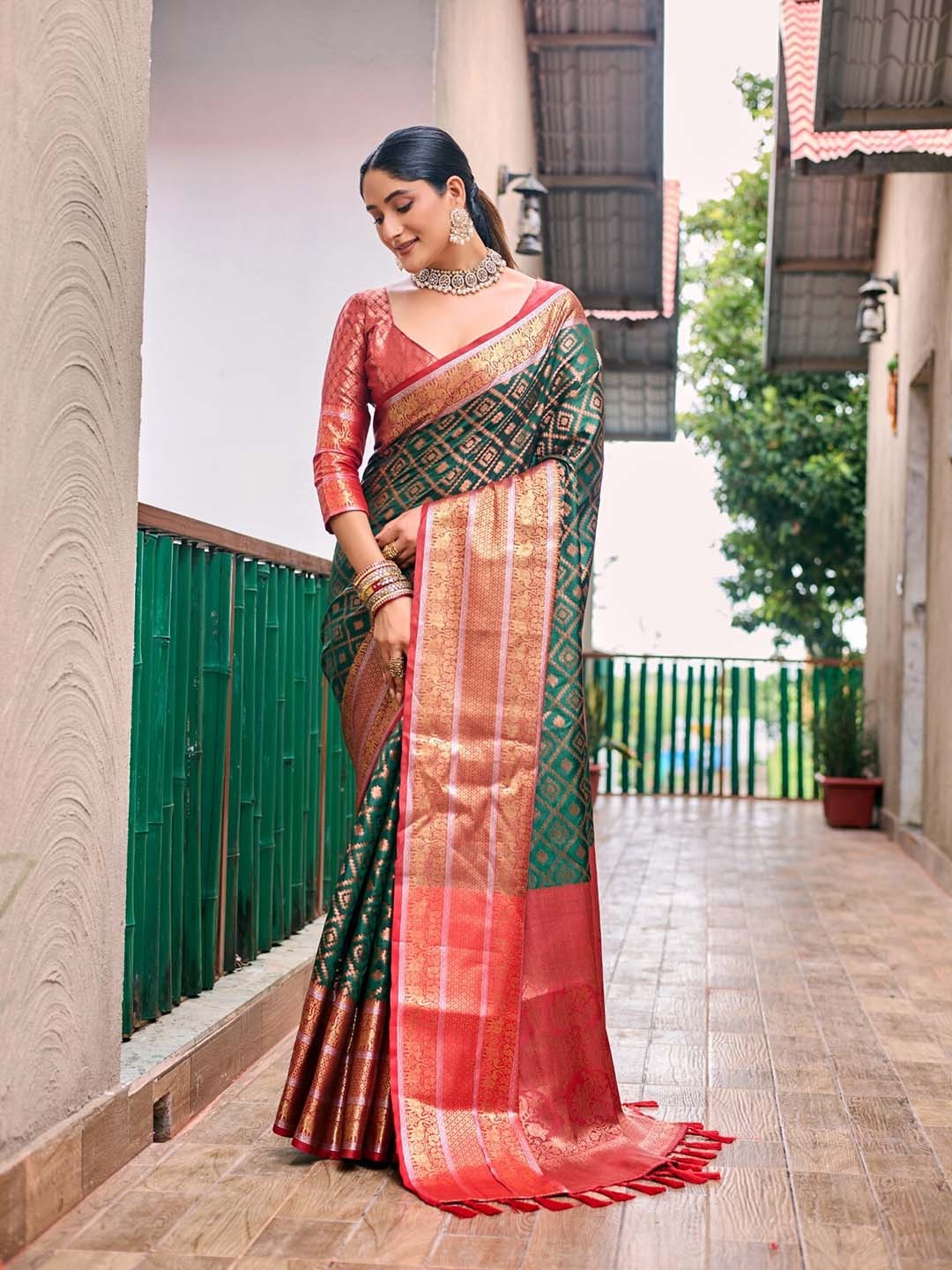 

LeeliPeeri Designer Ethnic Motifs Woven Design Zari Detailed Banarasi Saree, Green