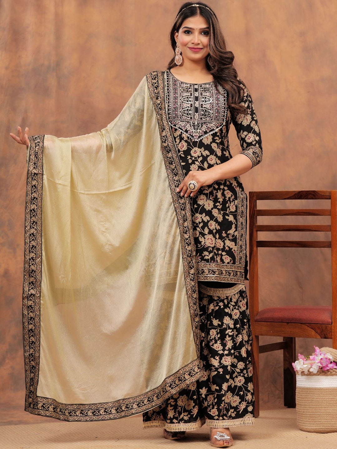 

TOULIN Floral Printed Gotta Patti Straight Kurta with Sharara & Dupatta, Black