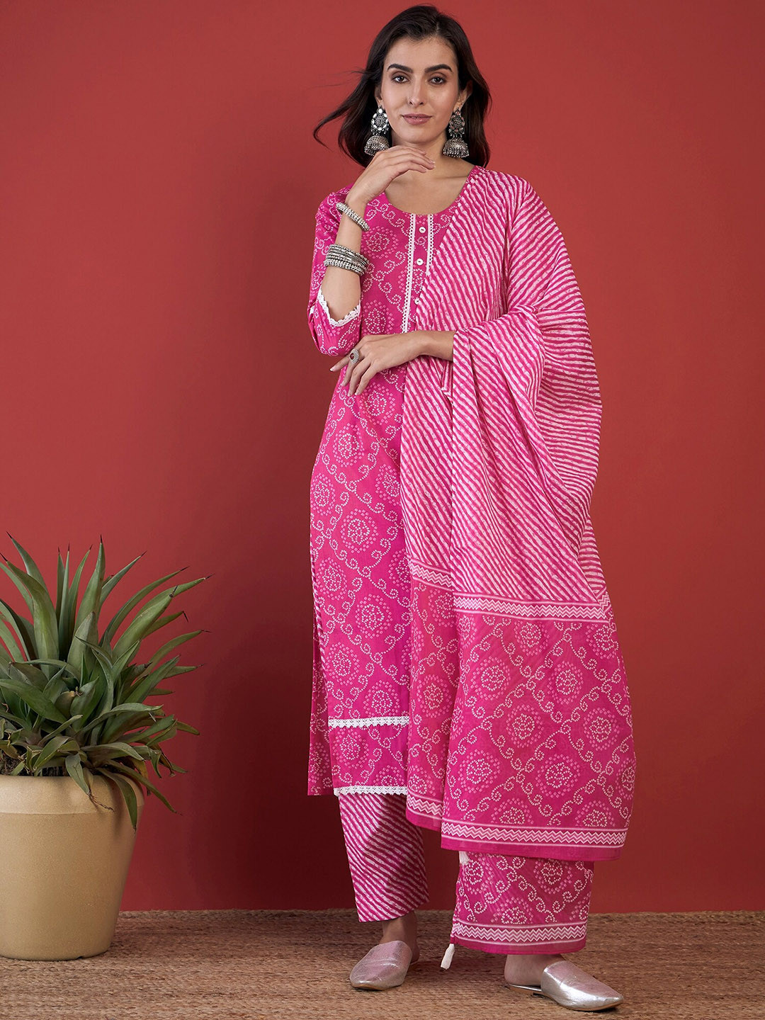 

Anouk Bandhani Printed V-Neck Pure Cotton Straight Kurta with Trousers & Dupatta, Pink