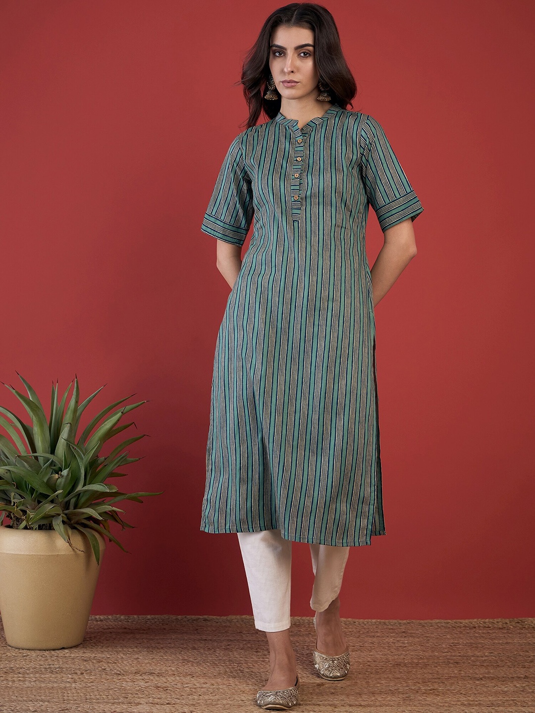 

Anouk Regular Sleeves Thread Work Cotton Kurta, Sea green