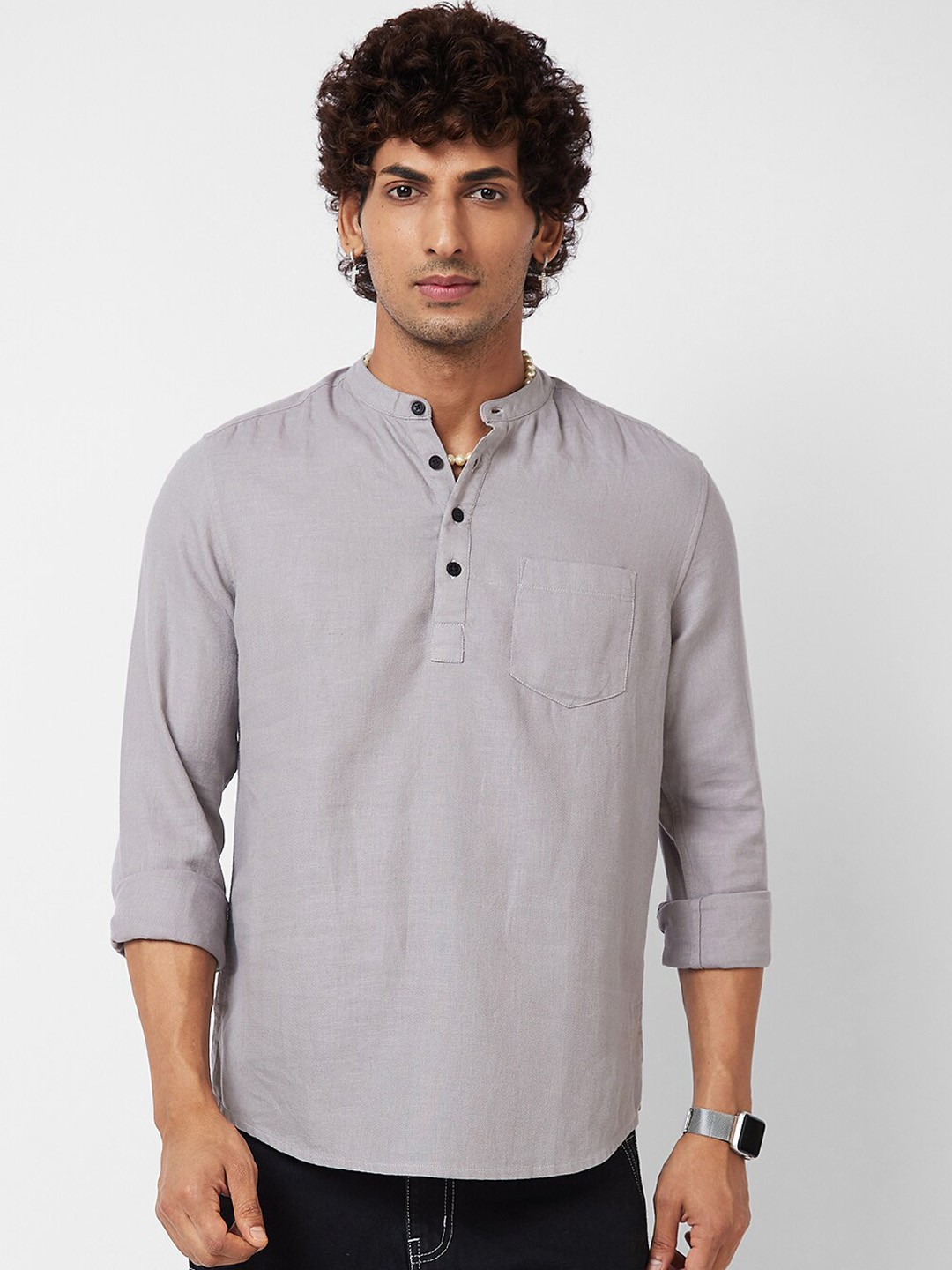 

VASTRADO Mandarin Collar Cold-Shoulder Sleeves Thread Work Kurta, Grey