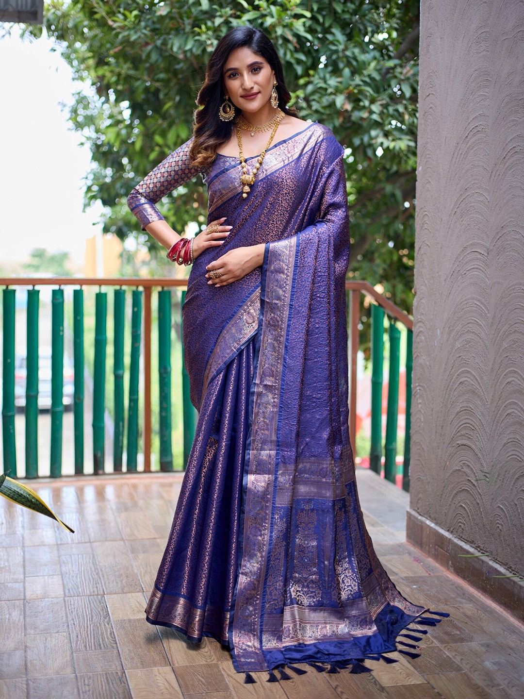 

LeeliPeeri Designer Ethnic Motifs Woven Design Zari Dharmavaram Saree, Navy blue