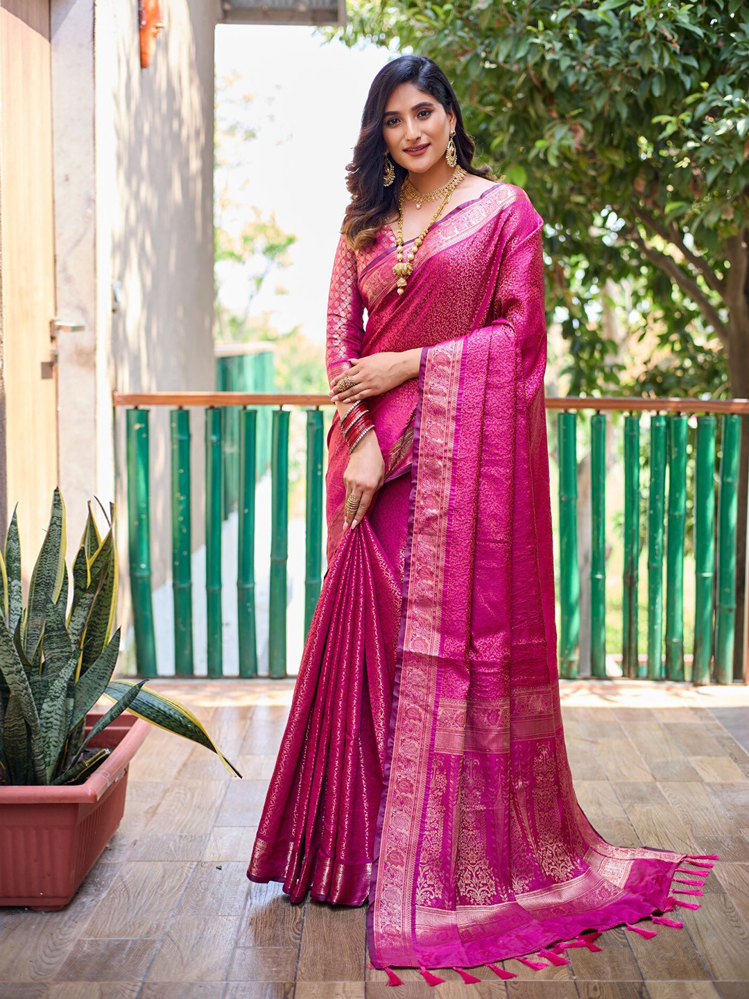 

LeeliPeeri Designer Ethnic Motifs Woven Design Zari Dharmavaram Silk Saree, Pink