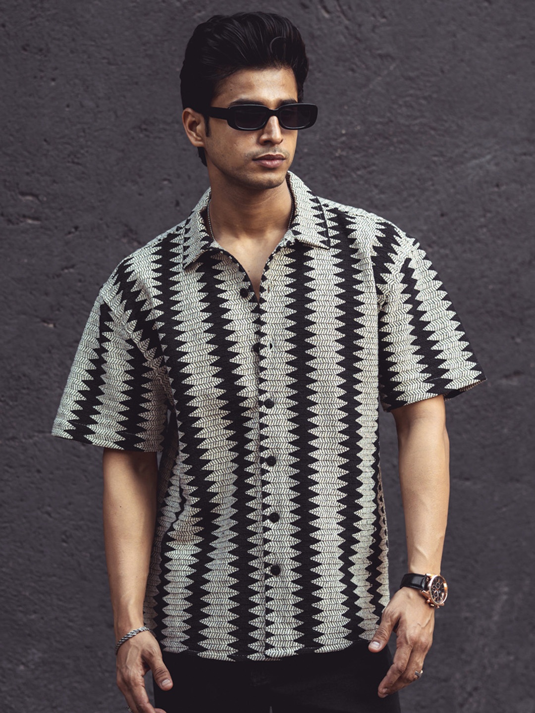 

Powerlook Black Horizontal Stripes Cotton Striped Casual Oversized Shirt