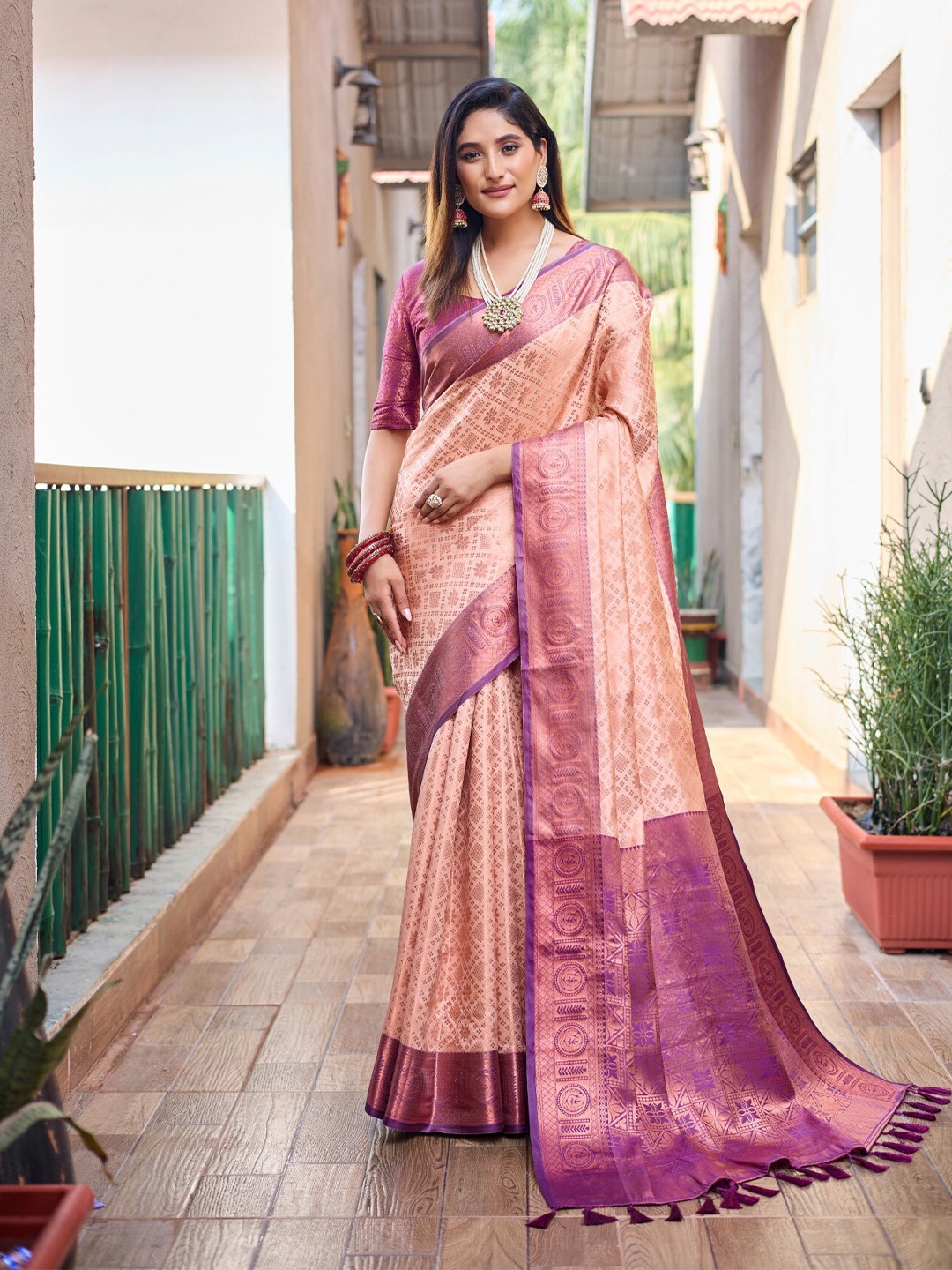 

LeeliPeeri Designer Ethnic Motifs Woven design Zari Kanjeevaram Saree, Peach
