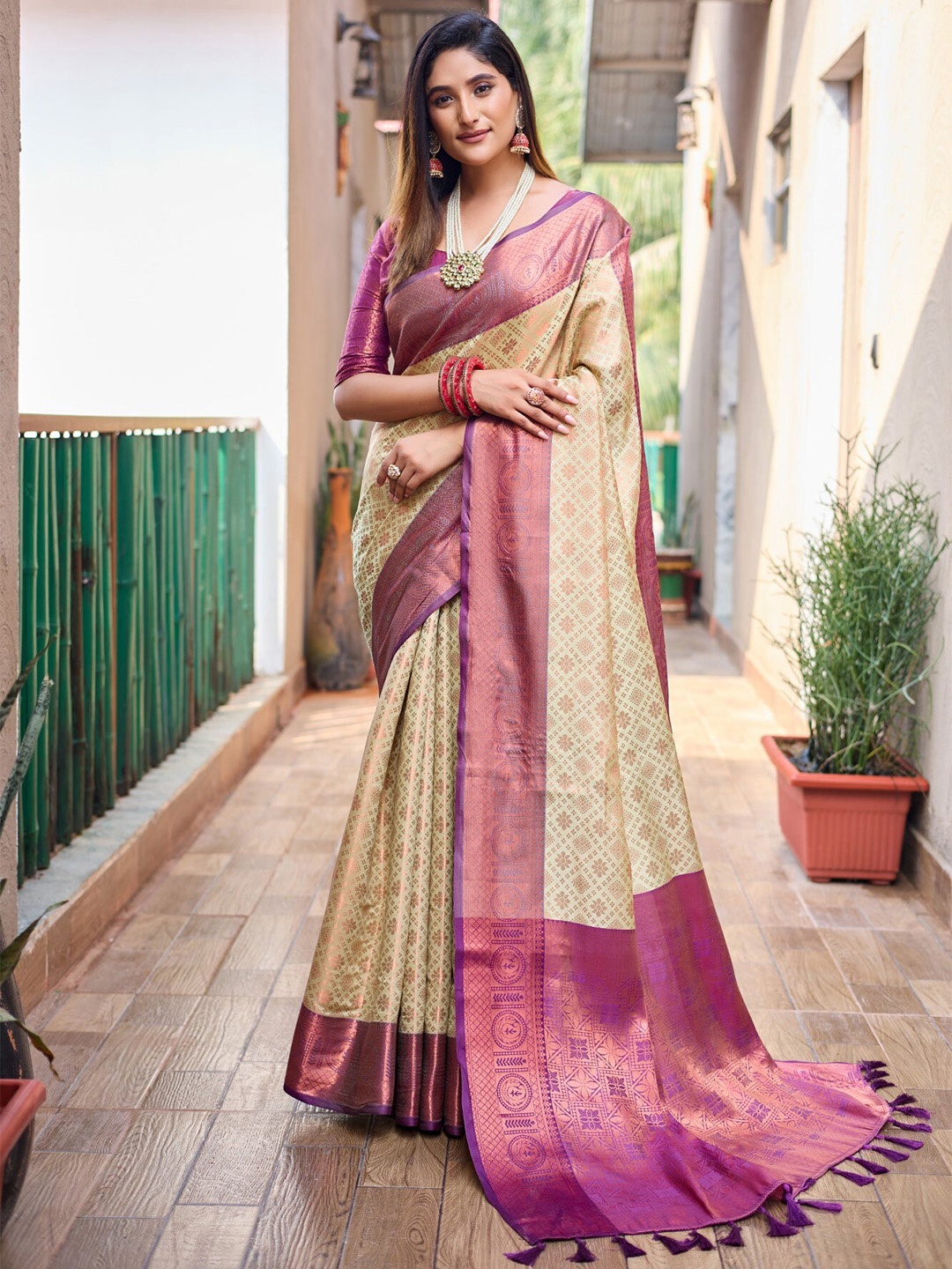 

LeeliPeeri Designer Ethnic Motif Woven Design Zari Kanjeevaram Saree, Cream