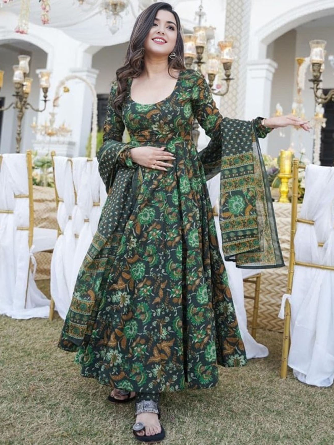 

BLACK SCISSOR Floral Printed Georgette Anarkali Kurta with Dupatta, Green