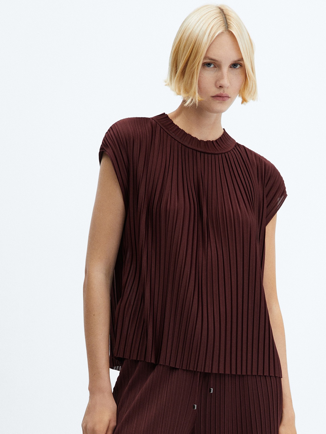 

MANGO Extended Sleeves Pleated Top, Brown