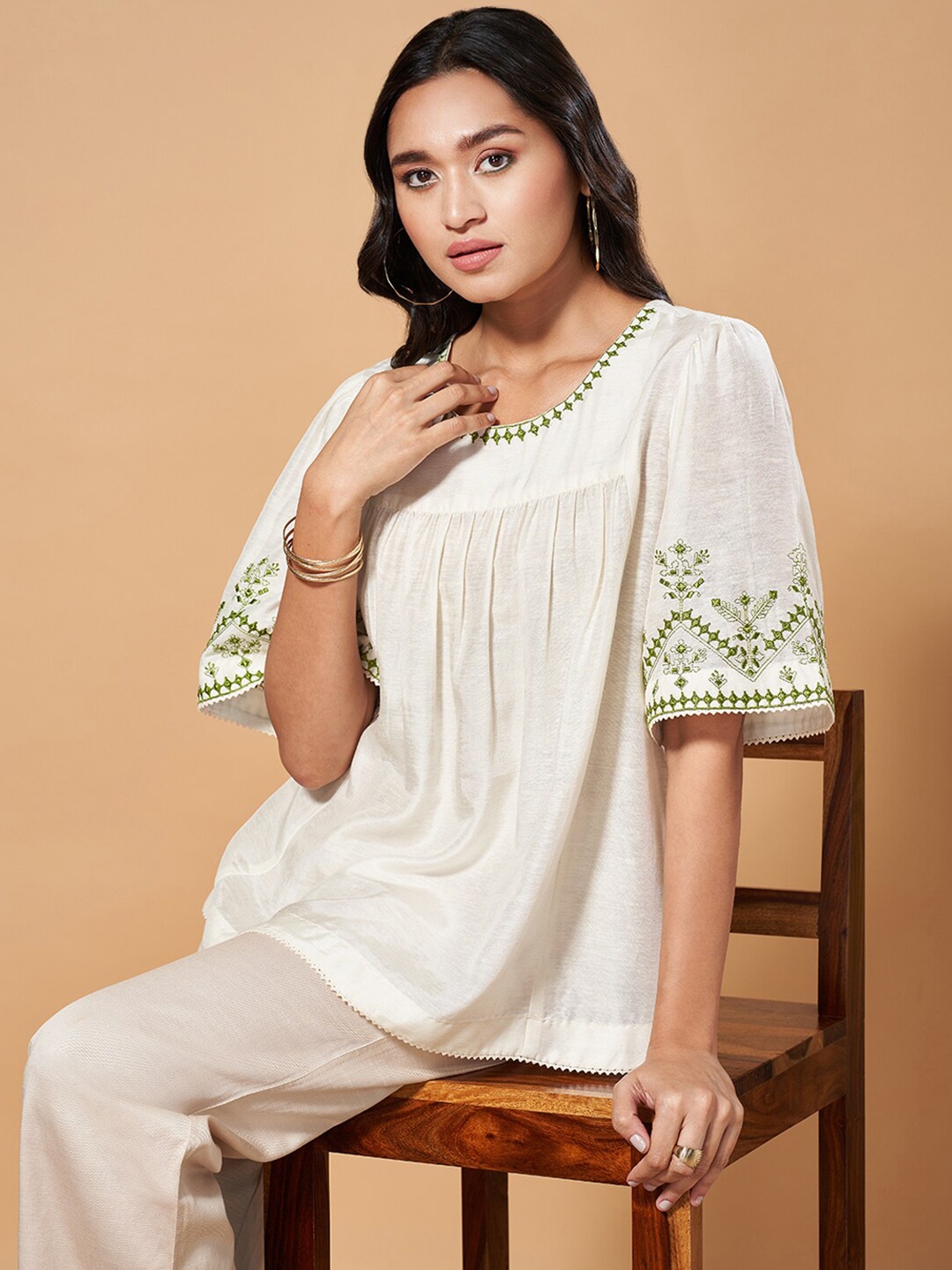 

Marigold Lane Floral Embroidered Round Neck Top, Off white