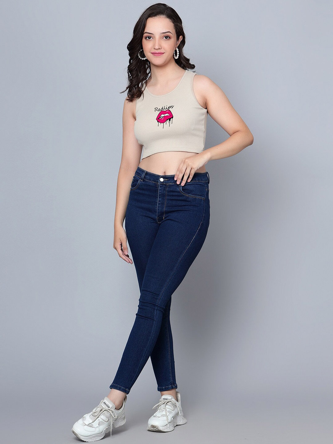 

Fashion And Youth Graphic Printed Crop Top, Beige
