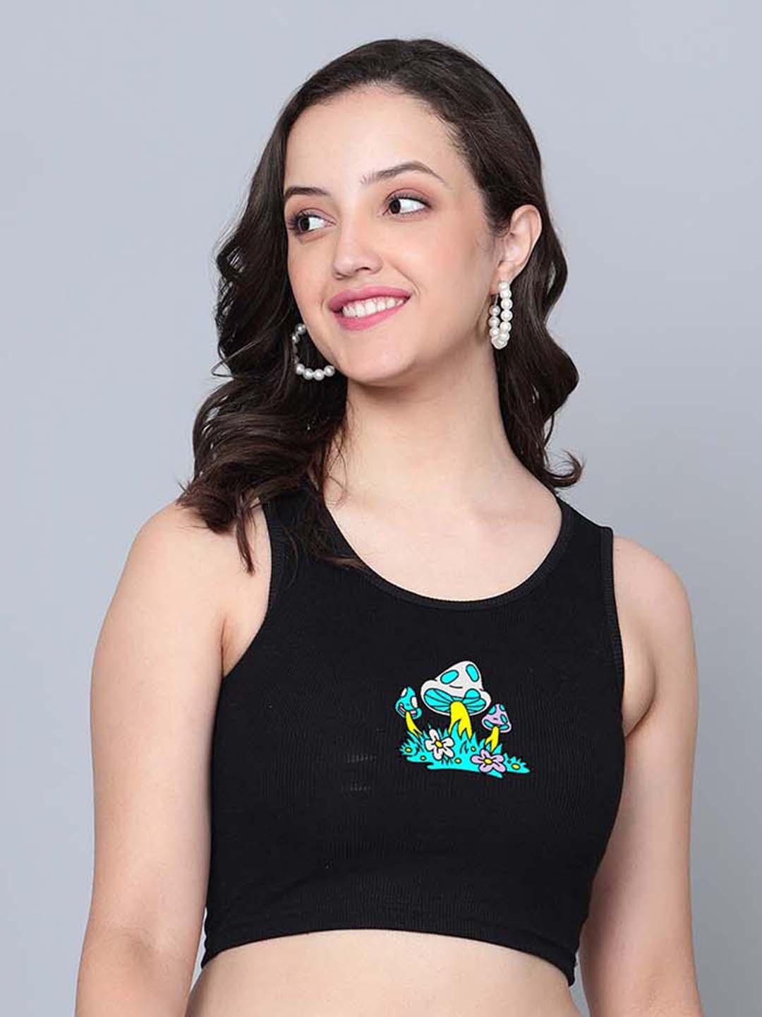 

Fashion And Youth Graphic Printed Round Neck Sleeveless Fitted Crop Top, Black
