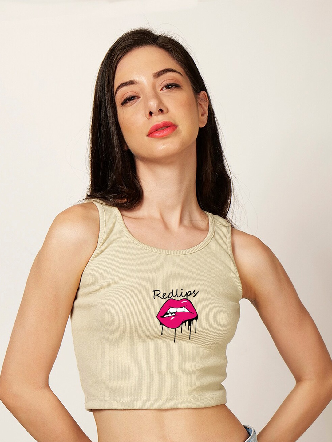 

Fashion And Youth Graphic Printed Round Neck Crop Tank Top, Beige