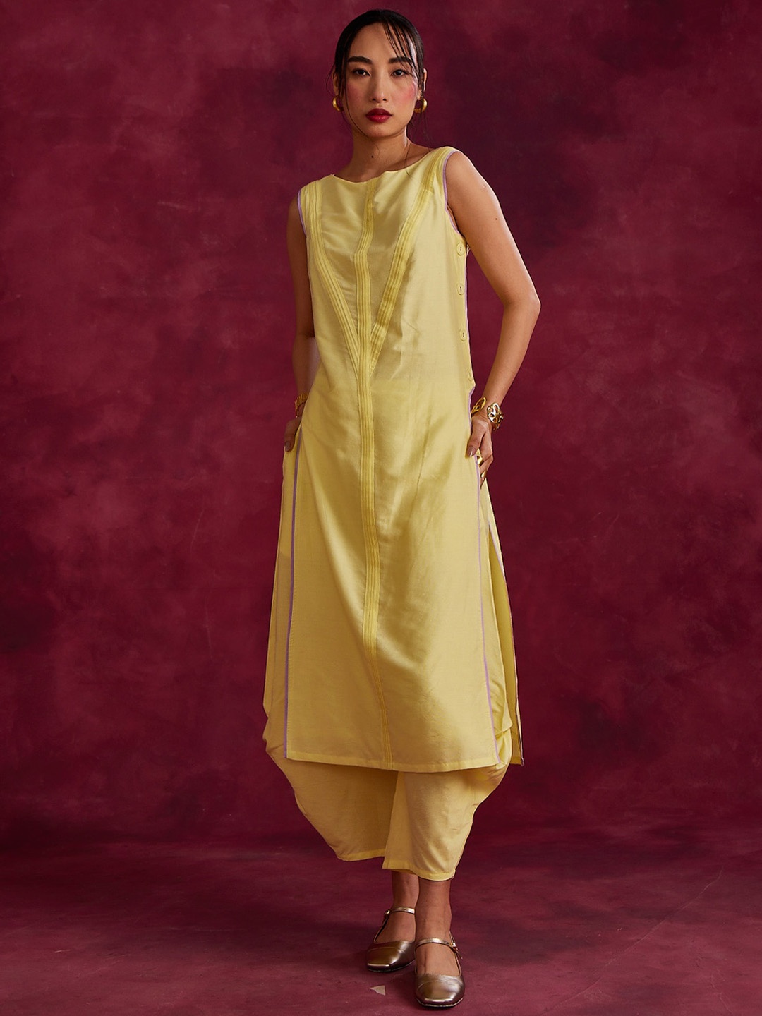 

Abhishti Boat Neck Sleeveless Pleated Front Kurta Kurta, Yellow