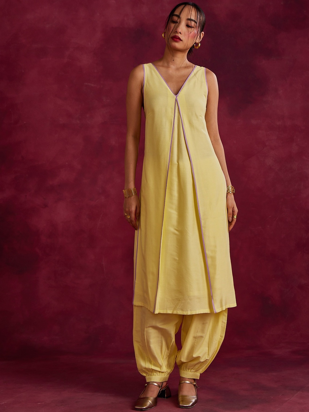 

Abhishti V-Neck Sleeveless Pleated Front With Back Cut-Out Kurta, Yellow